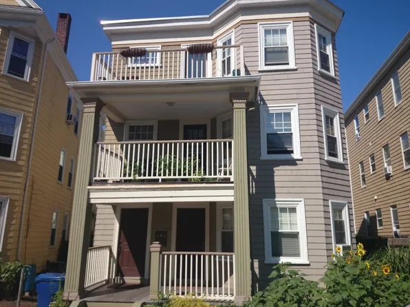 16 Woodlawn St, Jamaica Plain, MA 02130