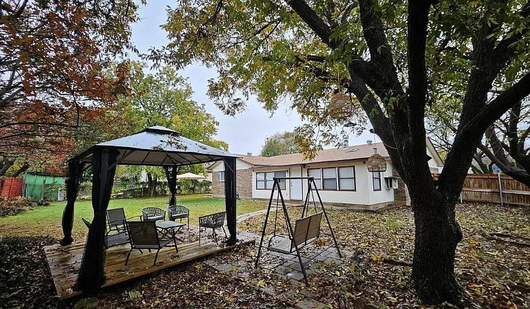 727 S Deerfield Cir — Photo 1