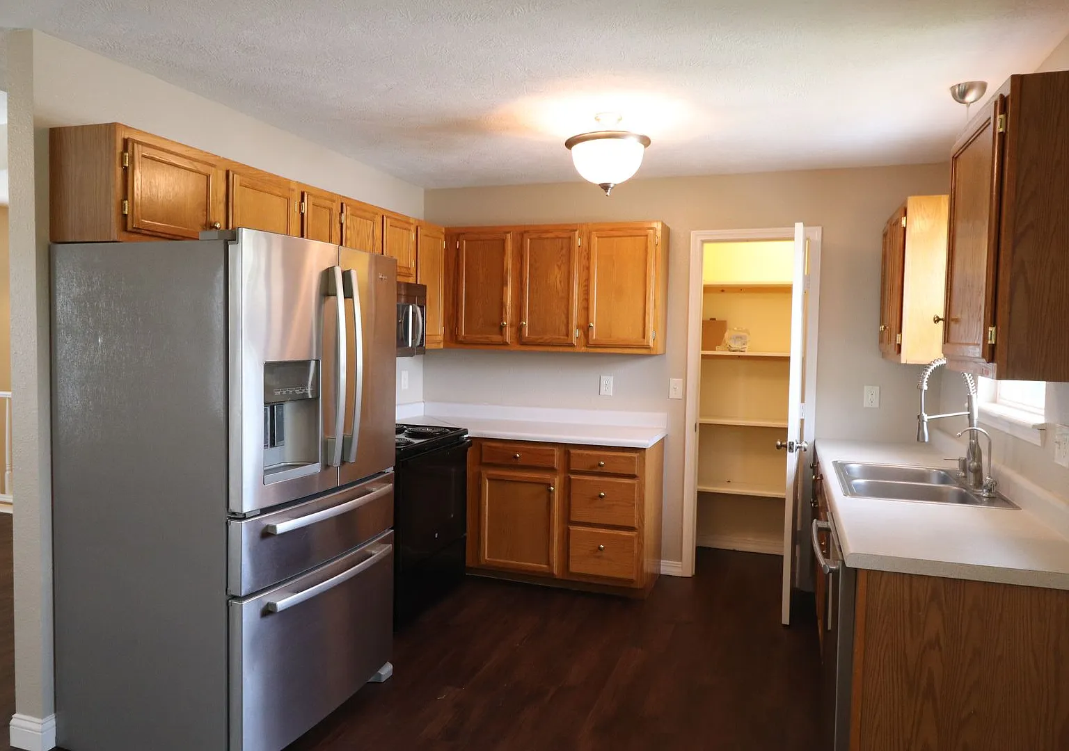 4 bedroom..3 bath split level home for rent in clever mo. — Photo 2