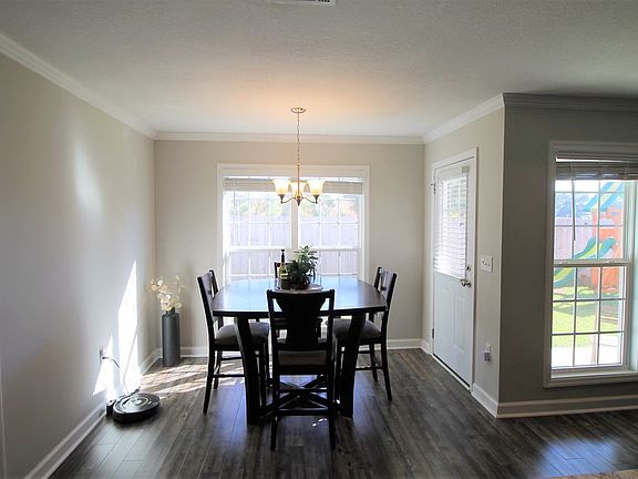 4th image of 3404 Greenhill Dr