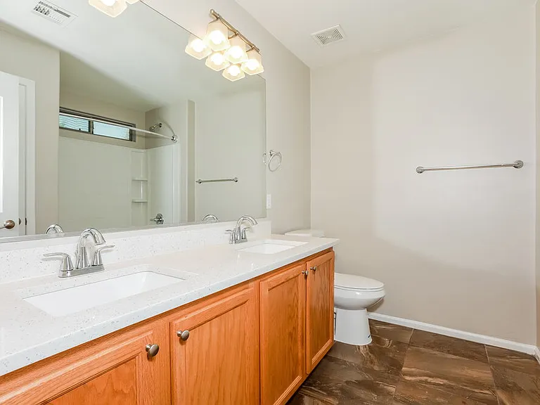 1084 S Olympic Dr — Photo 11