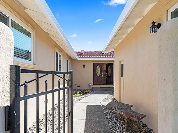 2nd image of 6392 Menlo Dr