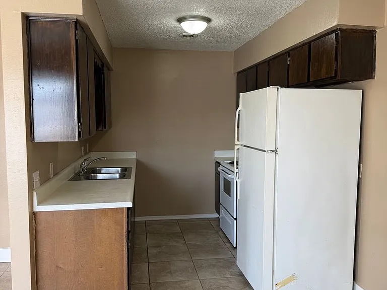 1248 W Sunset Dr — Photo 8