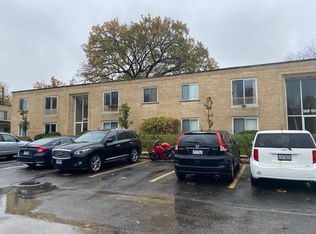 146 Green Bay Rd APT 2, Glencoe, IL