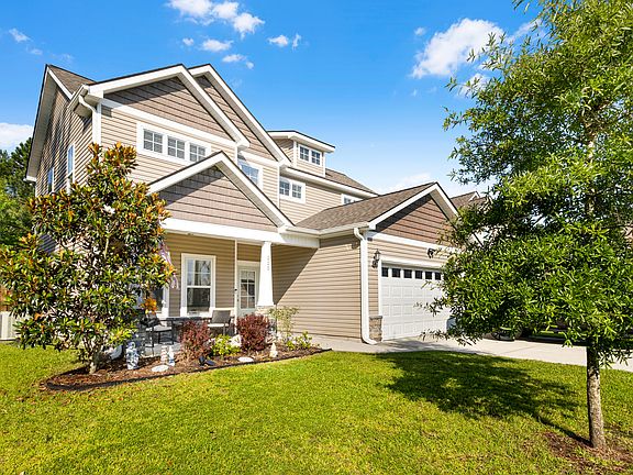 2nd image of 225 Admiral Ct