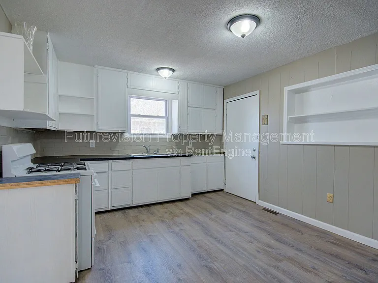 920 Jasper St #1 — Photo 9