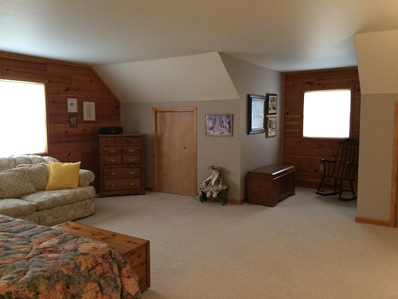 2nd image of 1052 N Autumn Ln