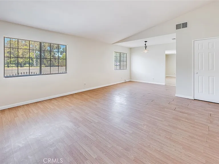 5546 McLennan Ave — Photo 15
