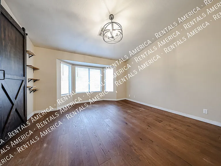 2292 E Remington Pl — Photo 17