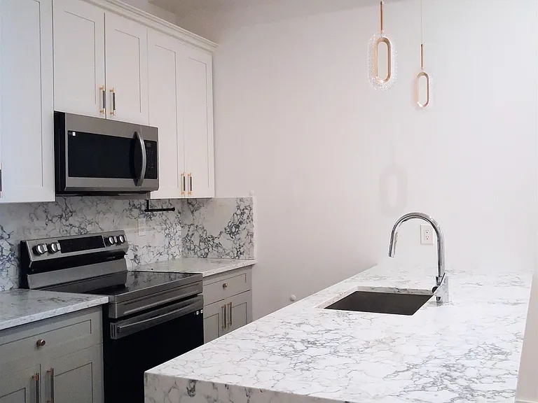 491 Broadway #202 — Photo 3