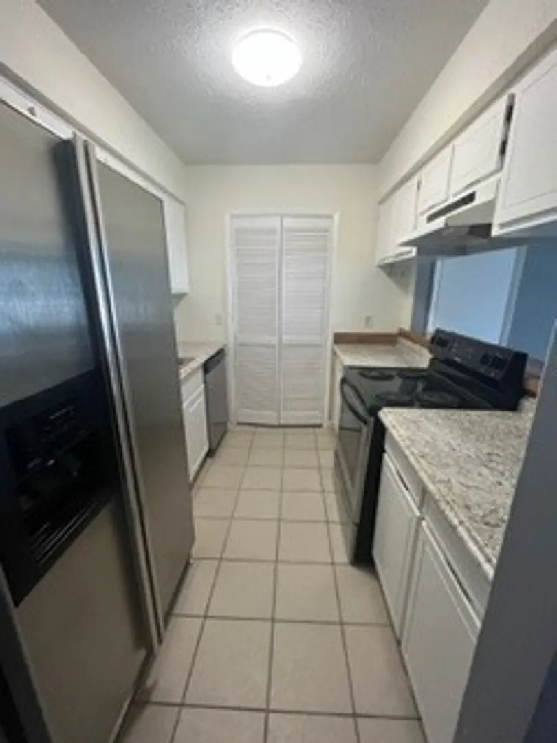 2 Bed 2 Bath Townhome — Photo 4