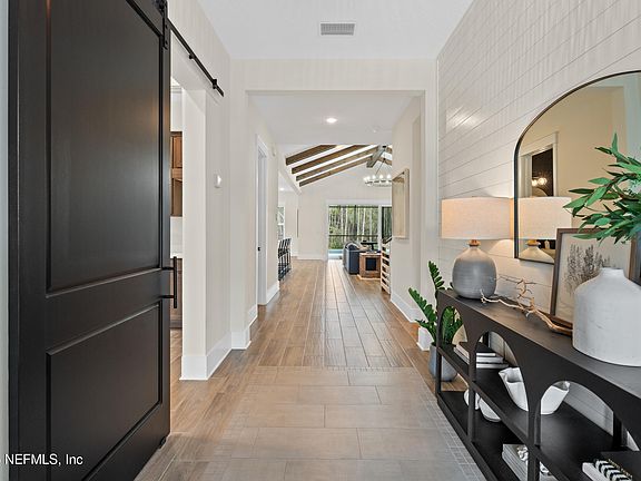 5th image of 558 PALM CREST Drive