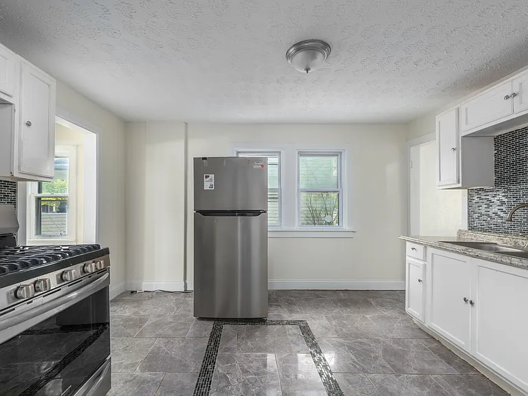 13302 Melzer Ave — Photo 19