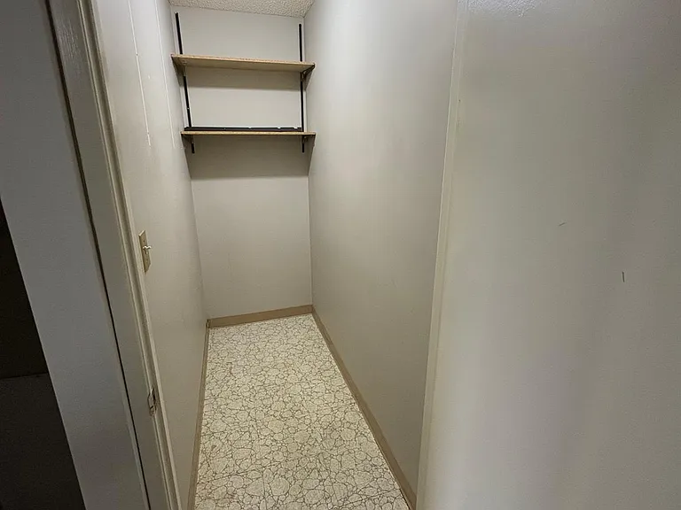 432 Huntsville Cres NW #309 — Photo 6