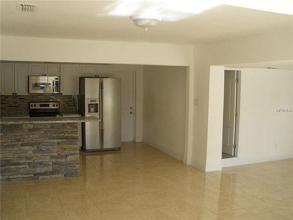 4th image of 2919 W Clifton St