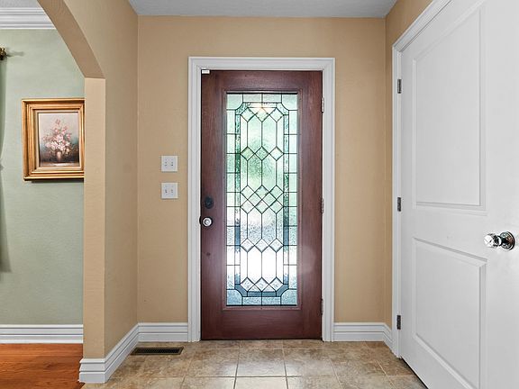 3rd image of 261 Windancer Cir