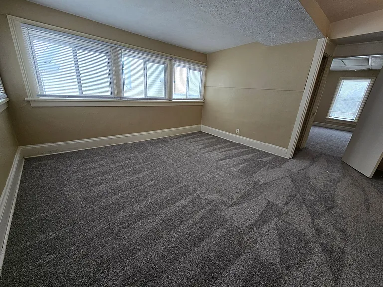 1307 N Roosevelt Ave — Photo 7