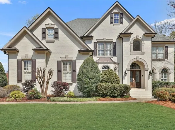 2284 Glenmore Ln, Snellville, GA 30078