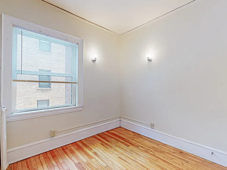 The Breton Apartments — Photo 18