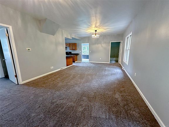 5th image of 508 Hillsboro St