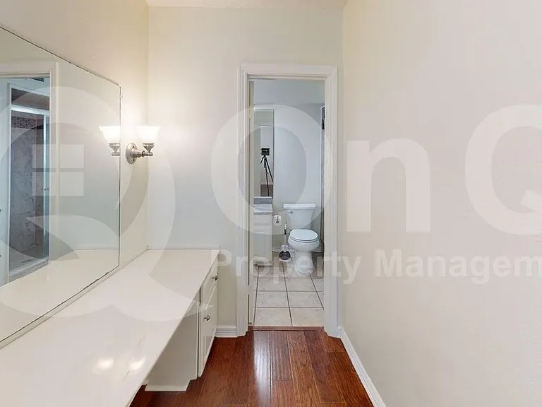 5835 Sandhurst Ln #D — Photo 11