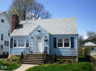 363 Grovers Ave, Bridgeport, CT 06605