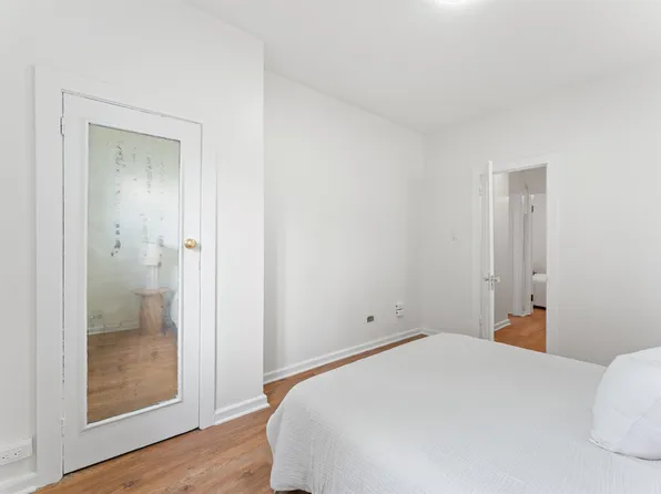 114 Oak Street image 17 of 41