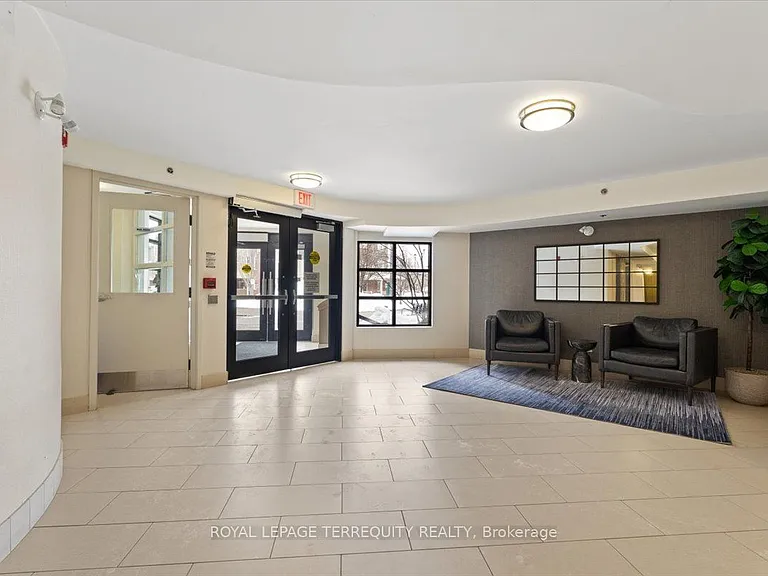 3070 Rotary Way #402 — Photo 5