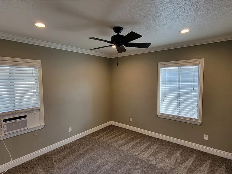 14107 Putnam St — Photo 12