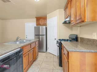 729 L St APT B, Bakersfield, CA 93304