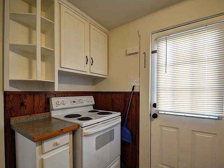 1707A E Main St — Photo 11