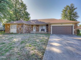 1014 Durward Hall Dr, Carthage, MO 64836