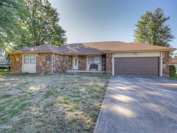 1014 Durward Hall Dr, Carthage, MO 64836