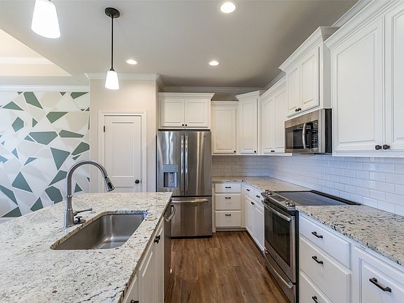 4th image of 244 Sophia Ln