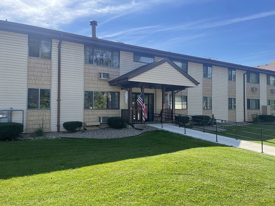 2nd image of 11020 W Greenfield Ave APT 202