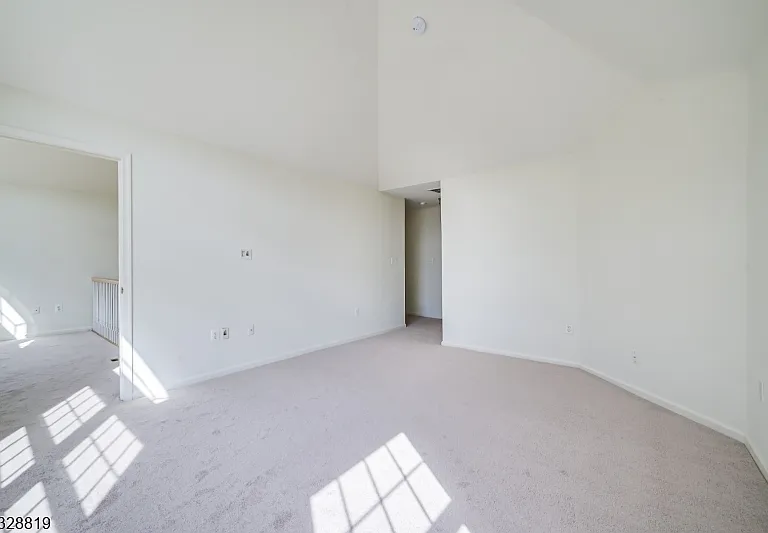 103 Crown Ct — Photo 14