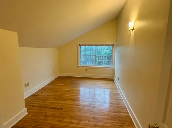 325 E Allen St, Winooski, VT