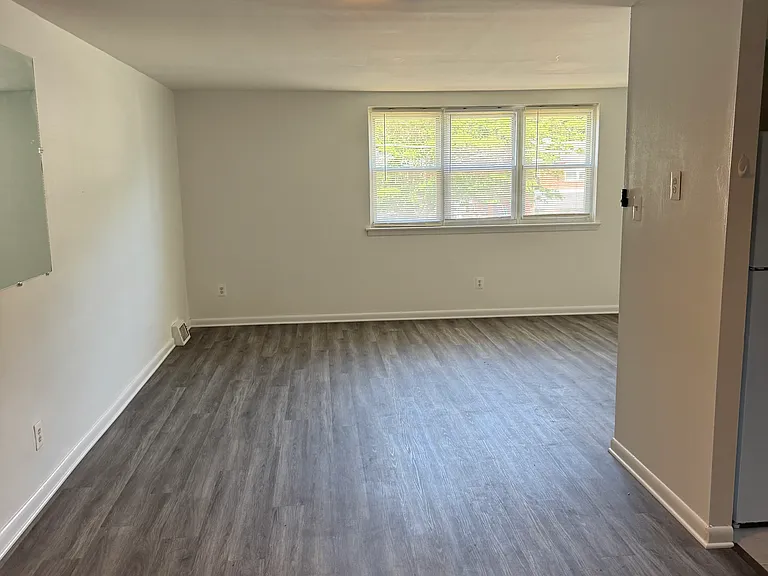 2228 Strahle St #2 — Photo 4