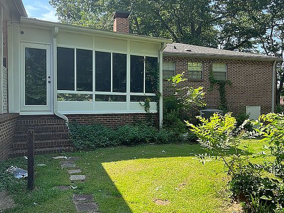 3rd image of 119 Mountainview Dr