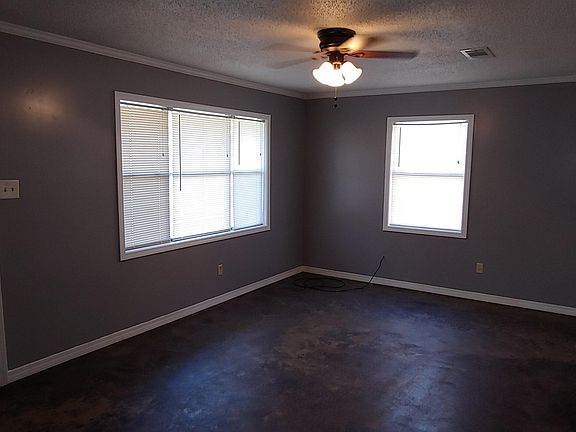 2nd image of 2031 32nd St #810N-01-038.000