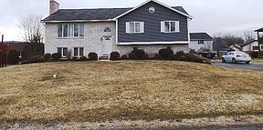 2nd image of 645 Tree Ln
