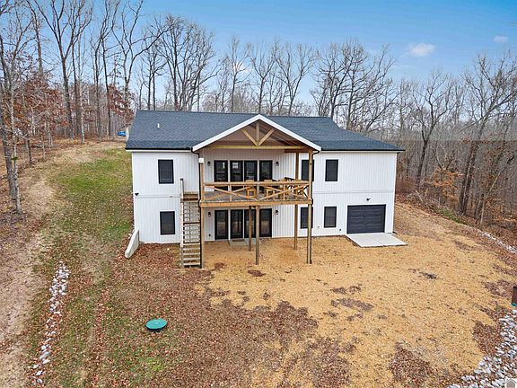 3rd image of 1076 Trillium Way