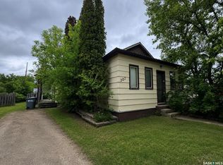 307 5th Ave W, Assiniboia, SK S0H0B0