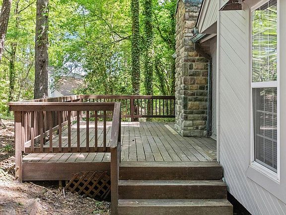4th image of 1405 Fairway Ridge Dr