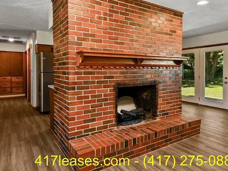 203 S White Oak Ave — Photo 11