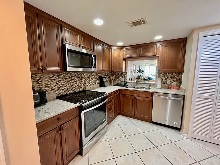 6600 Sunset Way #206 — Photo 5