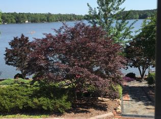 121 Weavers Lake Front Rd, Jackson, GA 30233