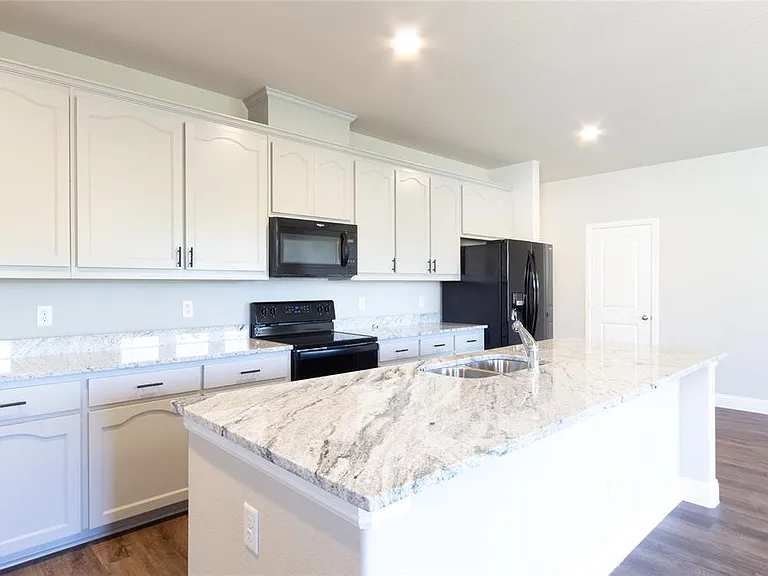 405 Stoneridge Dr — Photo 17