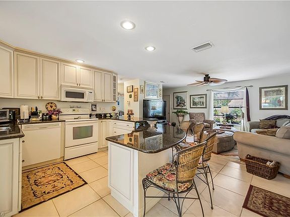 4th image of 110 Ibis St