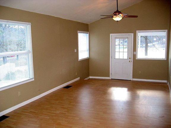 Living Room 11.5' Ceiling